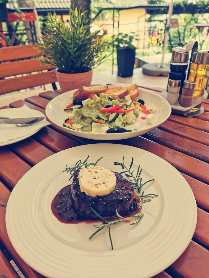 Hotel I Restauracja Pod Skala Jaslo Екстер'єр фото