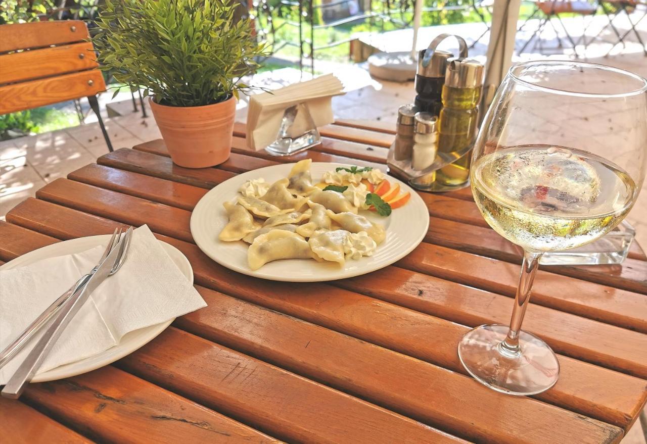 Hotel I Restauracja Pod Skala Jaslo Екстер'єр фото